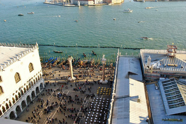 Best areas to stay in Venice | Compare with LivinSquare